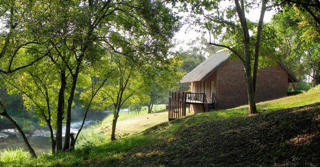 Kwambali Riverside Lodge Hazyview Phòng bức ảnh