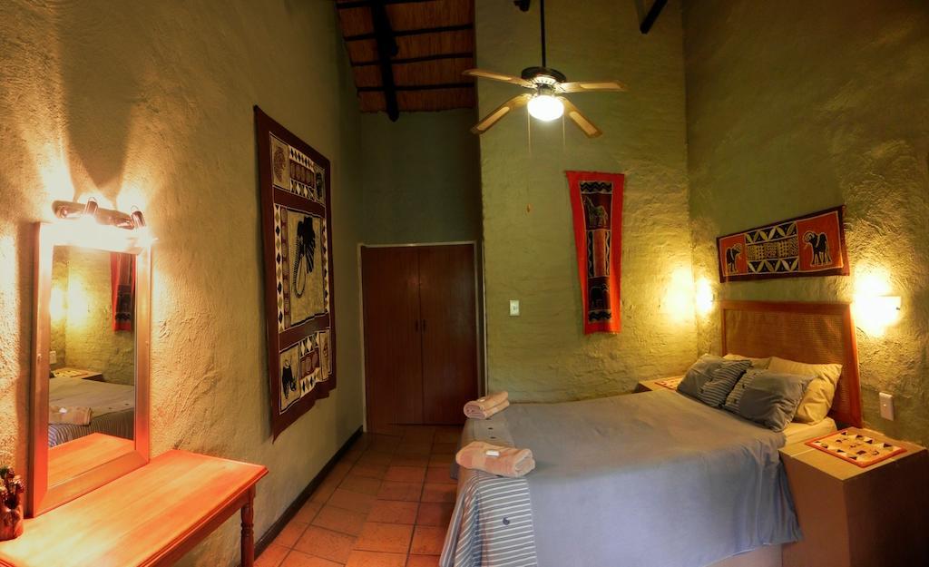 Kwambali Riverside Lodge Hazyview Phòng bức ảnh